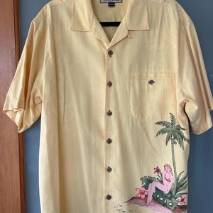 Rare vintage TOMMY BAHAMA button down. EXCELLENT CONDITION! HAWAIIAN SHIRT!